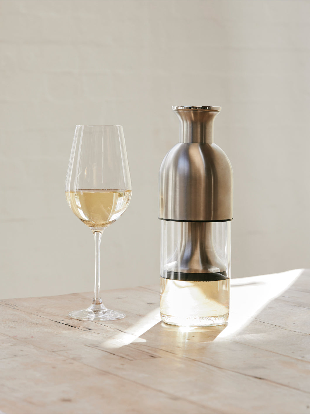 eto wine decanter in Stainless: satin finish